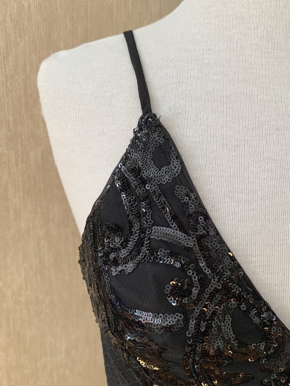 NWT Chi Chi London Margot Black Sequin Bodycon Midi Dress UK | Size 10 - Picture 8 of 10
